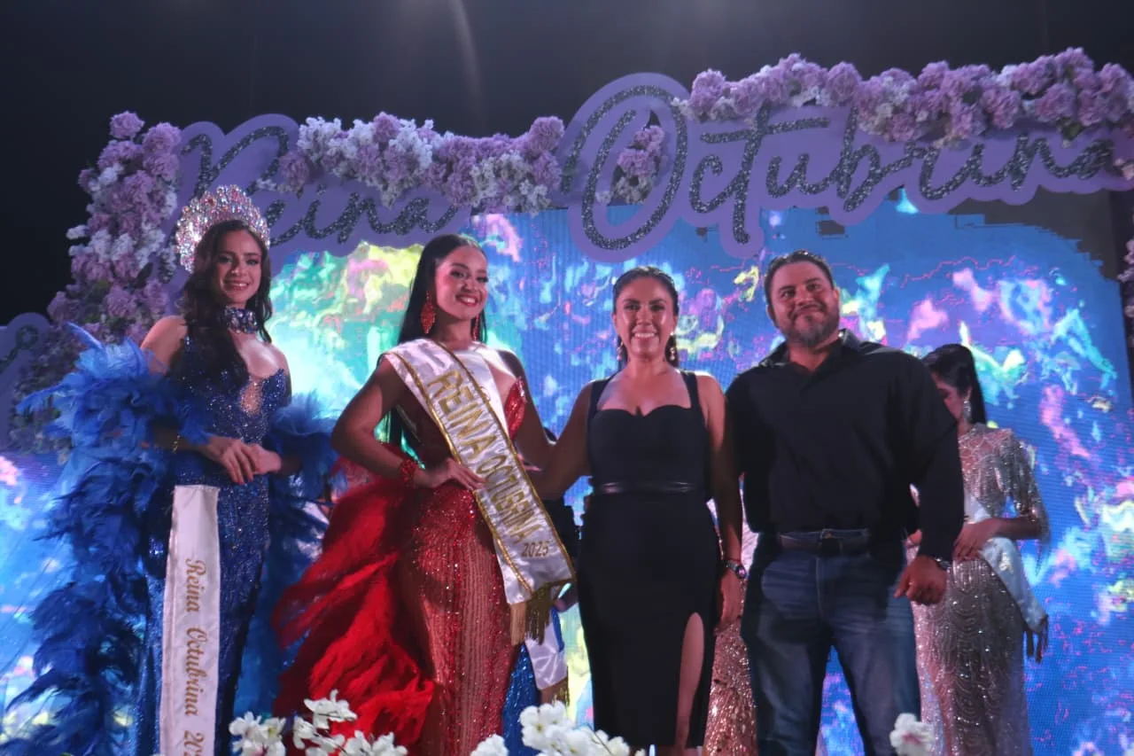 Apatzingán celebra la coronación de su Reina Octubrina 2025 👑