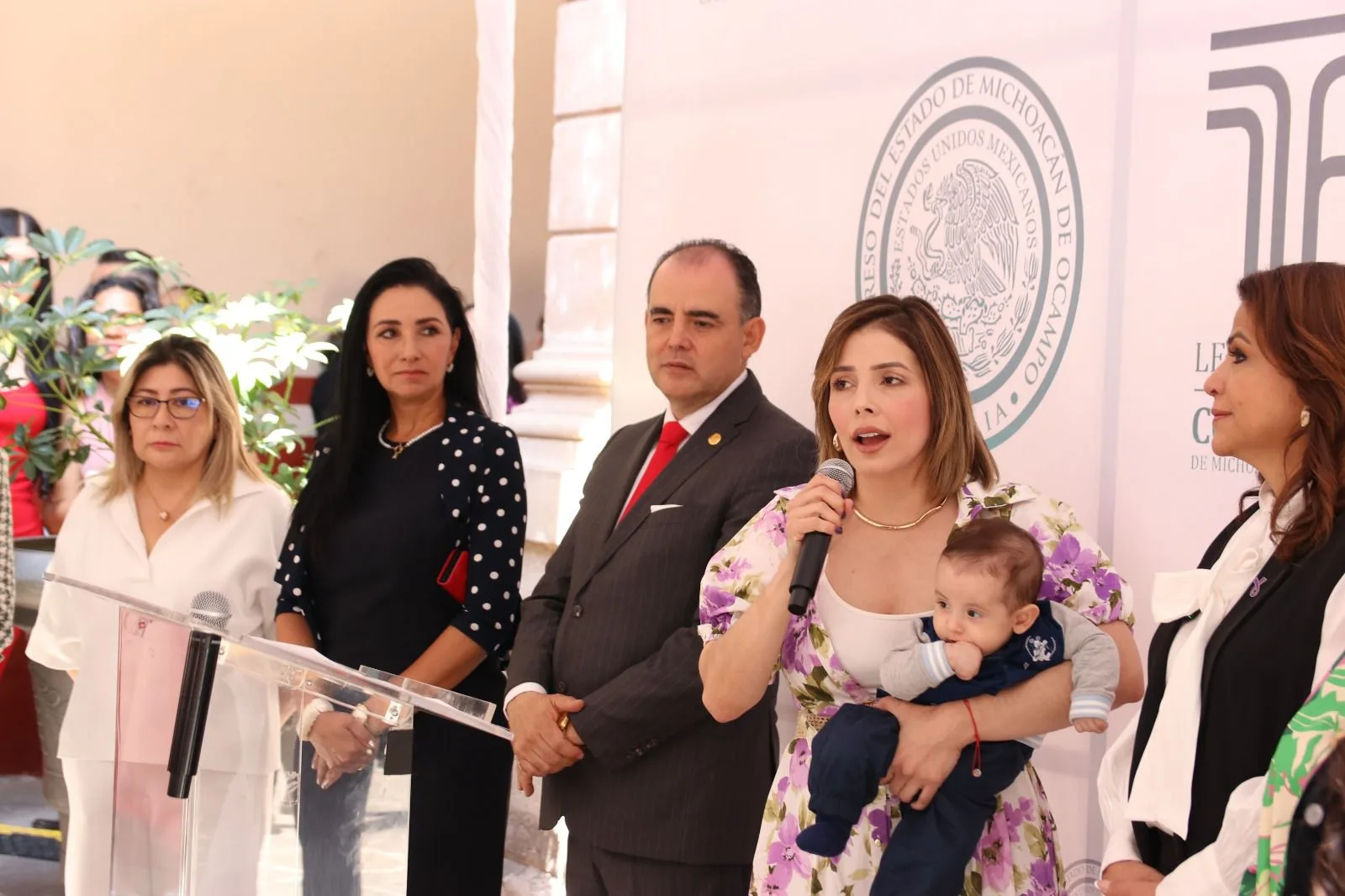 Brissa Arroyo inaugura la primera sala de lactancia materna en el Congreso Local