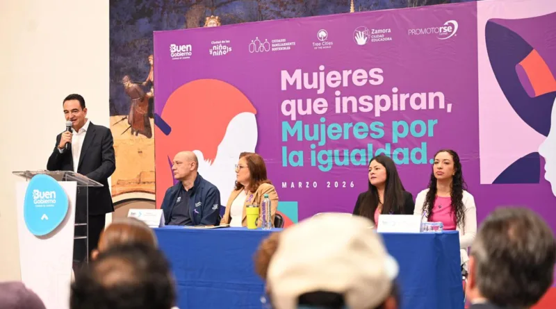 Carlos Soto reconoce a mujeres zamoranas en el marco del Día Internacional de la Mujer