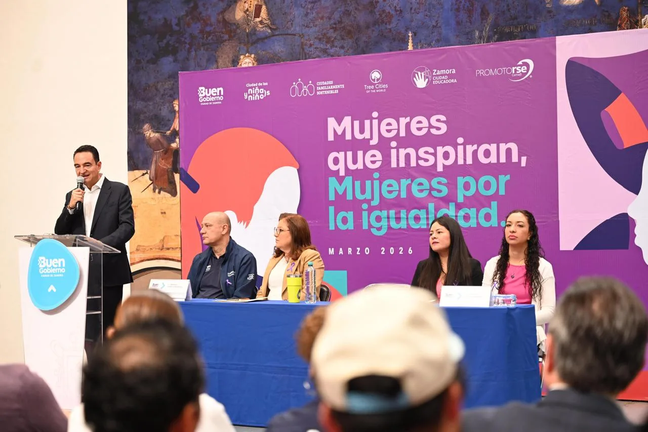 Carlos Soto reconoce a mujeres zamoranas en el marco del Día Internacional de la Mujer