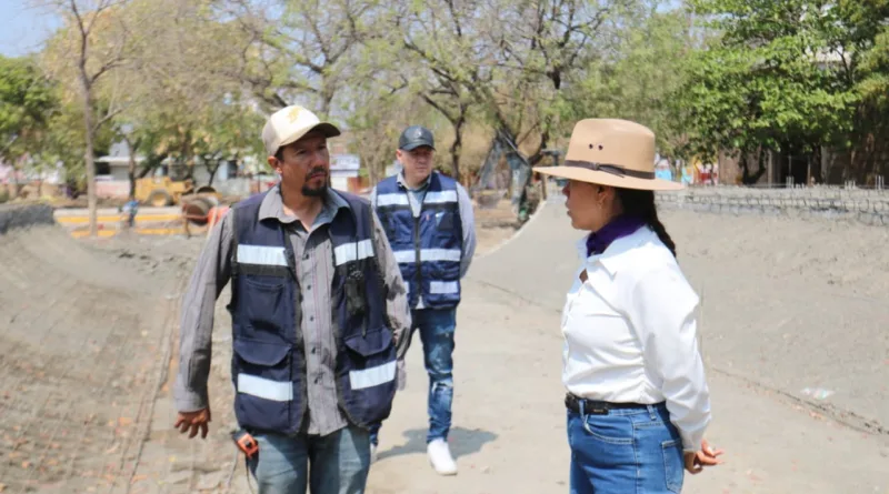 Fanny Arreola supervisa avances en la remodelación del Parque Amanecer