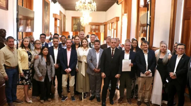 Brissa Arroyo respalda iniciativa ciudadana para profesionalizar mandos policiales en Michoacán