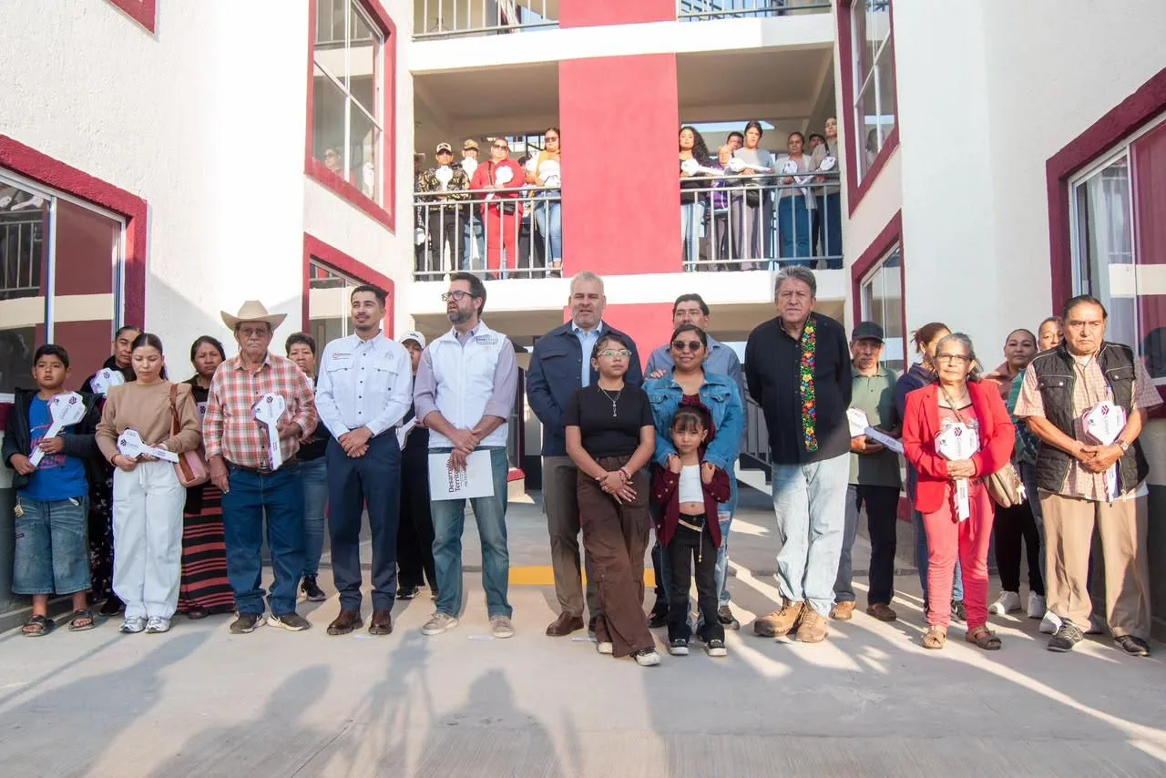 Alfredo Ramírez y Moisés Navarro encabezan entrega de viviendas en Yurécuaro