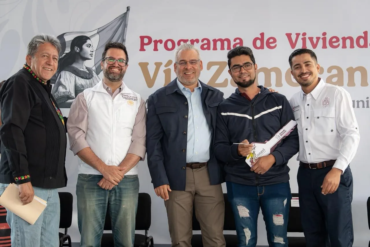 Alfredo Ramírez y Moisés Navarro encabezan entrega de viviendas en Yurécuaro