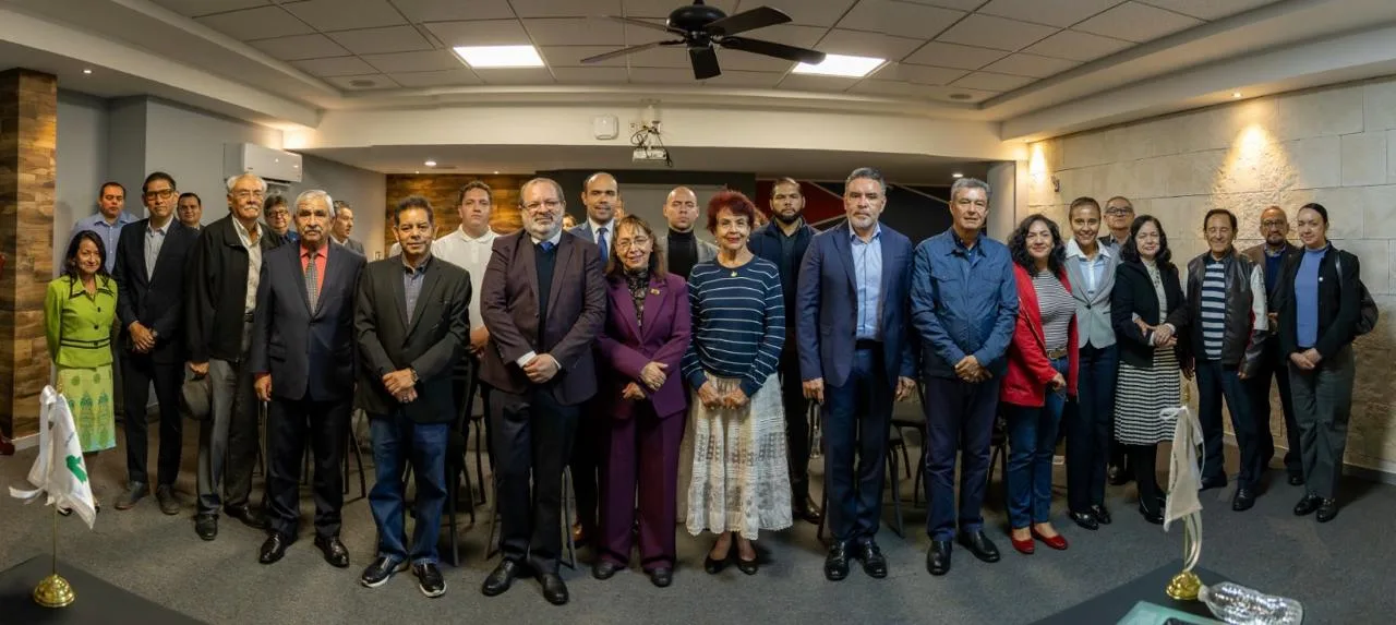 Presentan libro sobre los Estatutos del Colegio de Abogados del Estado de Michoacán, A.C.