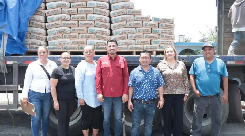 Moisés Navarro entrega apoyos para fortalecer el desarrollo del campo en Yurécuaro
