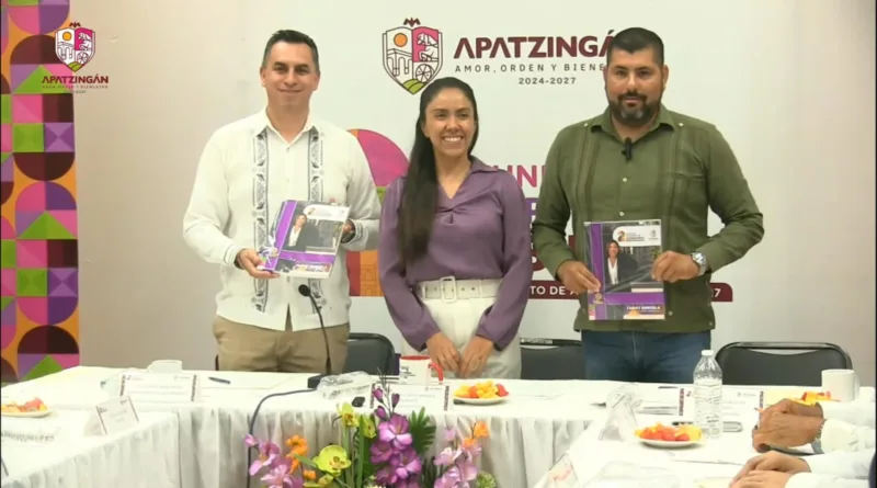 Fanny Arreola entrega su Segundo Informe de Gobierno en Apatzingán