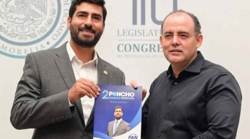 Poncho Chávez Entrega Informe Sobre el Trabajo Legislativo Realizado Durante el Último Año