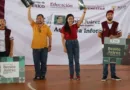 Fanny Arreola Acerca Oportunidades Educativas a Jóvenes Mediante las Becas Bienestar en Apatzingán