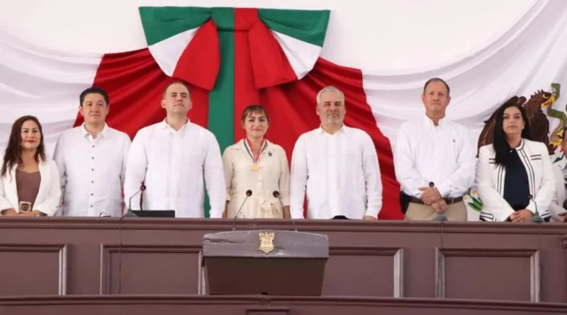 Apatzingán Conmemora su Legado Constitucional con Reconocimiento a Mujeres del Derecho