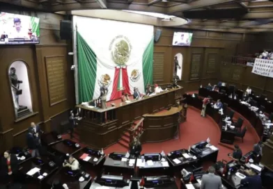Congreso de Michoacán Aprueba Entregar la Condecoración al Mérito Médico
