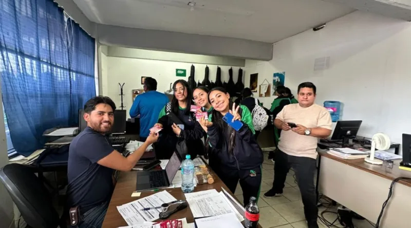 CECyTE 15 Álvaro Obregón Impulsa la Conectividad Educativa con la Entrega del Programa D4TA a sus Estudiantes en Álvaro Obregón